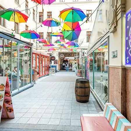 Super Central - Very Lively Area - In Gozsdu Budapest Extérieur photo