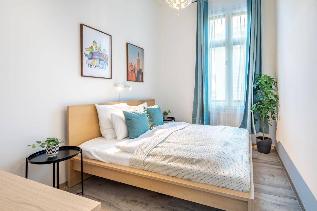 Super - Very Lively Area - In Gozsdu Apartmán Budapešť